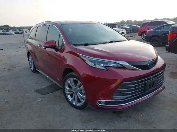 5TDERKECXMS056234 2021 TOYOTA SIENNA - Image 1