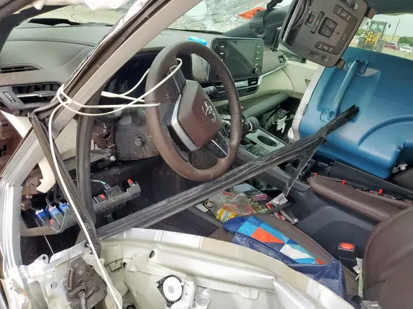 5TDERKECXPS160811 2023 TOYOTA SIENNA - Image 8