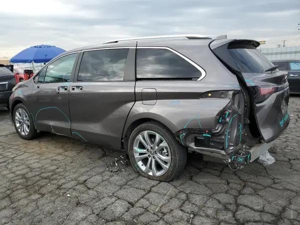 5TDERKECXPS170190 2023 TOYOTA SIENNA - Image 2