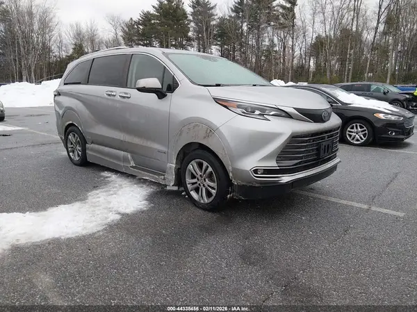 5TDESKFC0MS031118 2021 TOYOTA SIENNA - Image 1