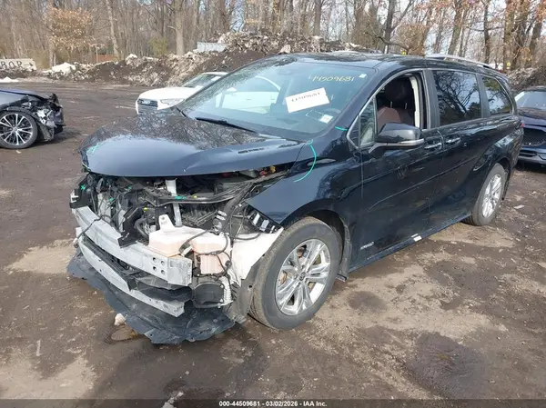 5TDESKFC0MS032270 2021 TOYOTA SIENNA - Image 2