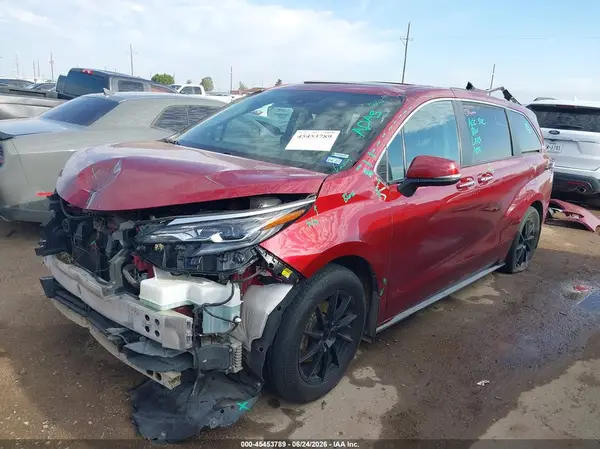 5TDESKFC0RS130772 2024 TOYOTA SIENNA - Image 2