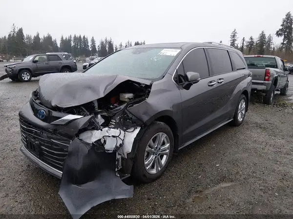 5TDESKFC0RS143358 2024 TOYOTA SIENNA - Image 2