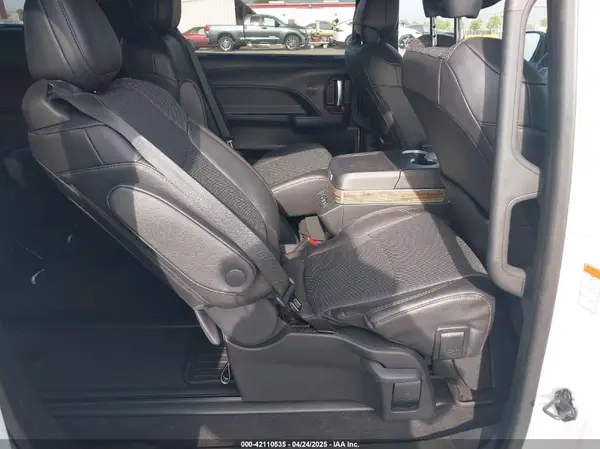 5TDESKFC0SS168394 2025 TOYOTA SIENNA - Image 8