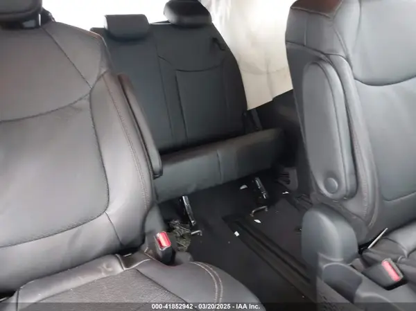 5TDESKFC0SS168900 2025 TOYOTA SIENNA - Image 8