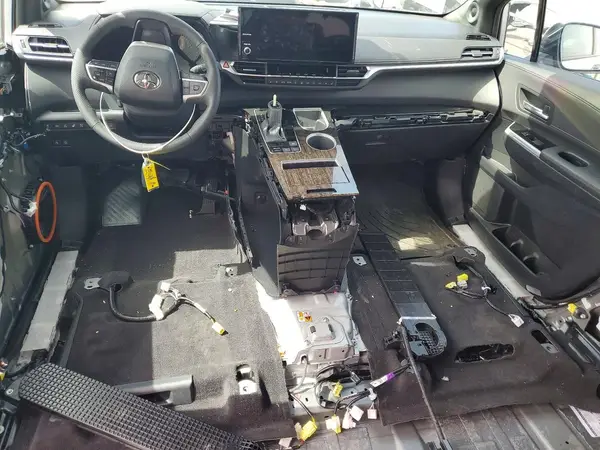 5TDESKFC0SS201409 2025 TOYOTA SIENNA - Image 8