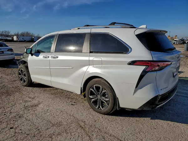 5TDESKFC0SS209462 2025 TOYOTA SIENNA - Image 2