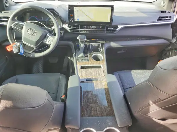 5TDESKFC0SS210756 2025 TOYOTA SIENNA - Image 8