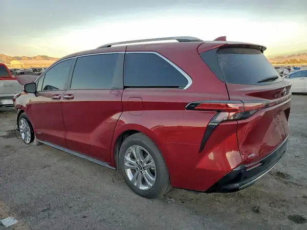 5TDESKFC1MS037543 2021 TOYOTA SIENNA - Image 2