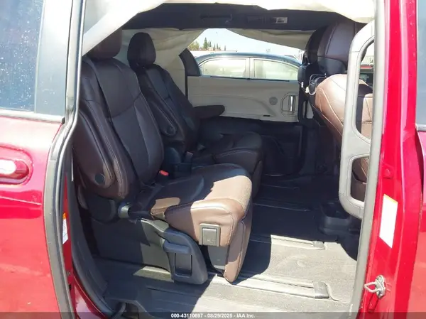 5TDESKFC1NS065893 2022 TOYOTA SIENNA - Image 8