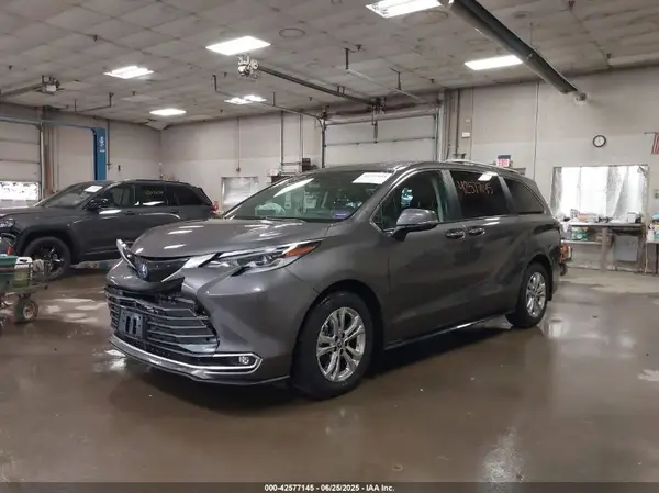 5TDESKFC1NS073766 2022 TOYOTA SIENNA - Image 2