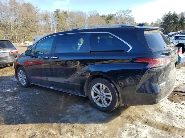 5TDESKFC1PS105604 2023 TOYOTA SIENNA - Image 2
