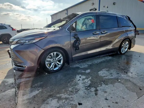 5TDESKFC1PS107059 2023 TOYOTA SIENNA - Image 1