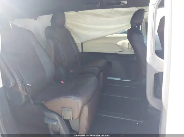5TDESKFC1RS114211 2024 TOYOTA SIENNA - Image 8