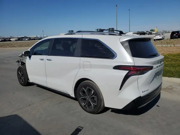 5TDESKFC1SS156335 2025 TOYOTA SIENNA - Image 2