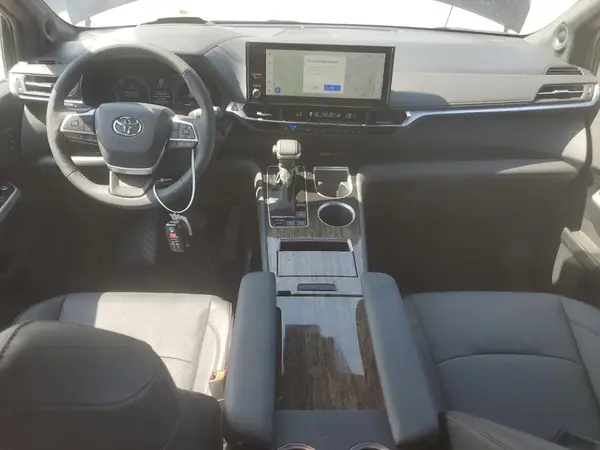 5TDESKFC1SS163740 2025 TOYOTA SIENNA - Image 8