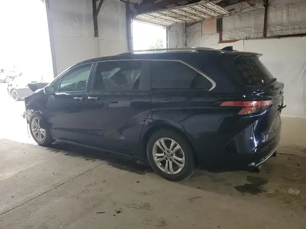 5TDESKFC2NS048665 2022 TOYOTA SIENNA - Image 2