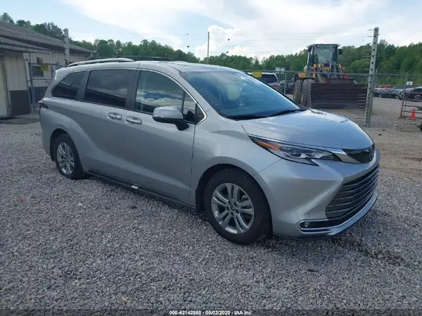 5TDESKFC2NS051825 2022 TOYOTA SIENNA - Image 1