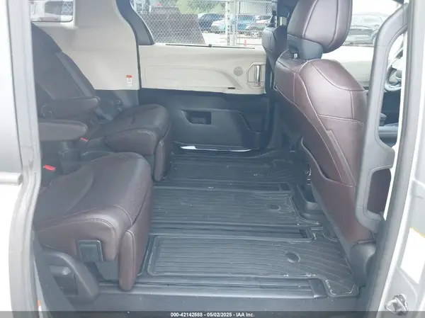 5TDESKFC2NS051825 2022 TOYOTA SIENNA - Image 8