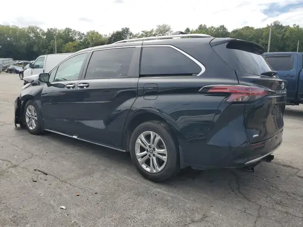 5TDESKFC2NS063117 2022 TOYOTA SIENNA - Image 2