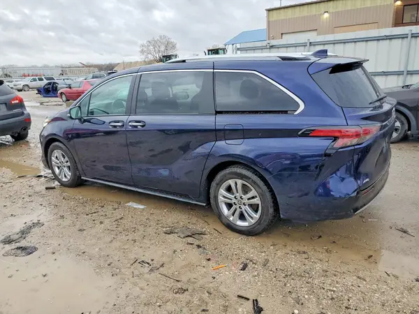 5TDESKFC2NS064266 2022 TOYOTA SIENNA - Image 2