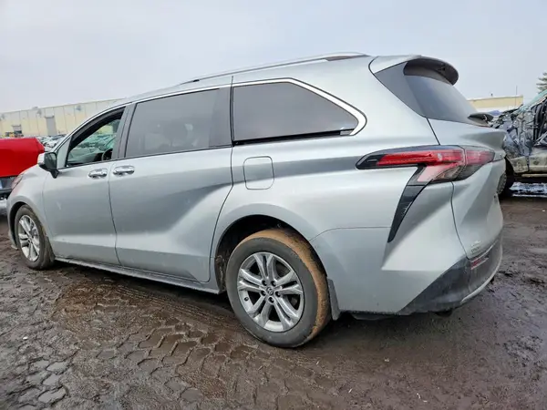 5TDESKFC2PS085928 2023 TOYOTA SIENNA - Image 2