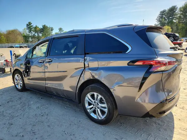 5TDESKFC2RS151087 2024 TOYOTA SIENNA - Image 2