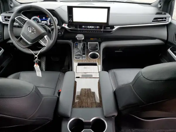 5TDESKFC2SS155999 2025 TOYOTA SIENNA - Image 8