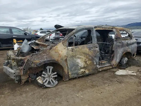 5TDESKFC2SS157834 2025 TOYOTA SIENNA - Image 1