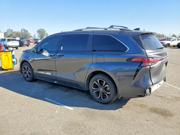 5TDESKFC2SS173970 2025 TOYOTA SIENNA - Image 2