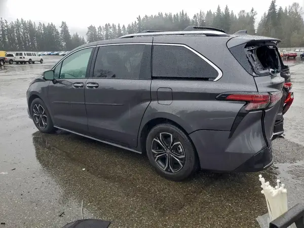 5TDESKFC2SS225288 2025 TOYOTA SIENNA - Image 2