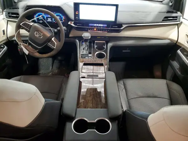 5TDESKFC2TS235935 2026 TOYOTA SIENNA - Image 8