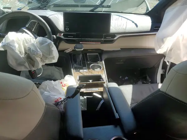 5TDESKFC2TS249754 2026 TOYOTA SIENNA - Image 8