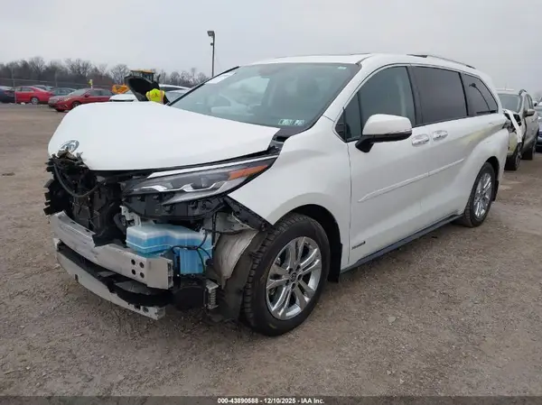 5TDESKFC3MS017620 2021 TOYOTA SIENNA - Image 2