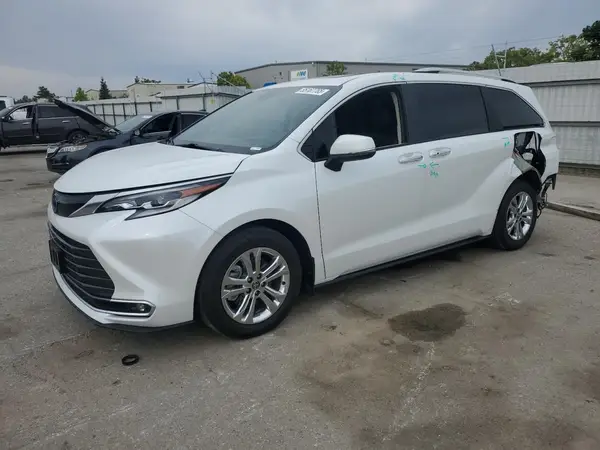 5TDESKFC3NS050103 2022 TOYOTA SIENNA - Image 1