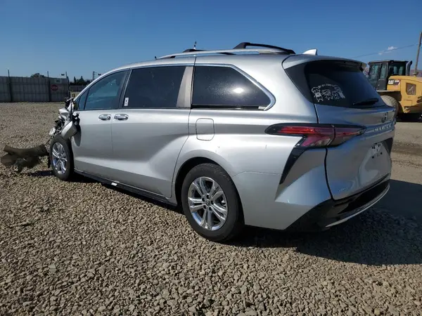 5TDESKFC3NS060811 2022 TOYOTA SIENNA - Image 2