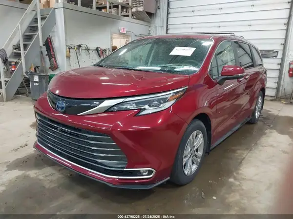5TDESKFC3PS083458 2023 TOYOTA SIENNA - Image 2