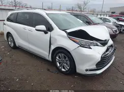5TDESKFC3RS128272 2024 TOYOTA SIENNA
