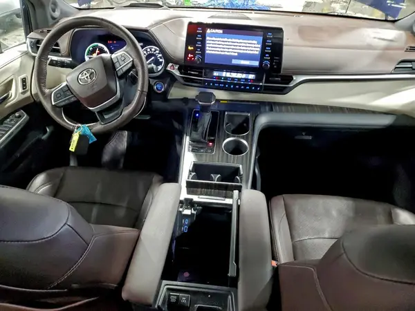 5TDESKFC3RS131771 2024 TOYOTA SIENNA - Image 8