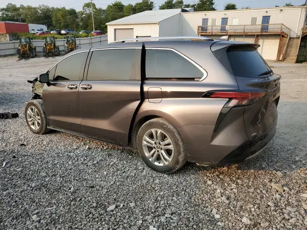5TDESKFC3RS143662 2024 TOYOTA SIENNA - Image 2