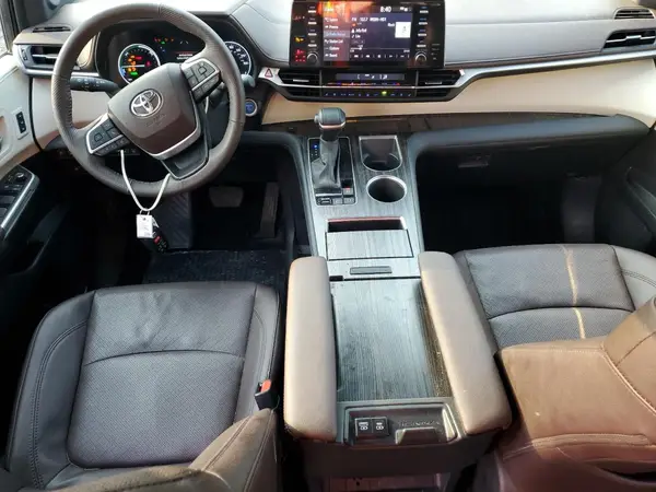 5TDESKFC3RS143662 2024 TOYOTA SIENNA - Image 8