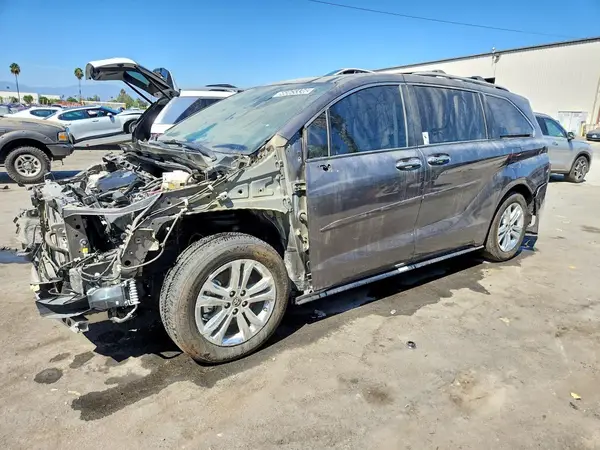 5TDESKFC3RS144956 2024 TOYOTA SIENNA - Image 1