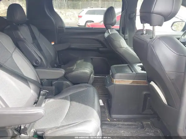 5TDESKFC3SS163688 2025 TOYOTA SIENNA - Image 8