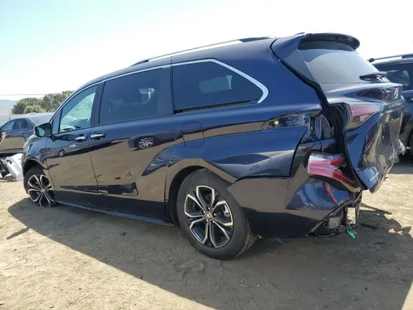 5TDESKFC3SS169619 2025 TOYOTA SIENNA - Image 2