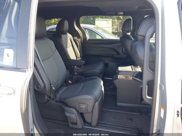 5TDESKFC3SS199347 2025 TOYOTA SIENNA - Image 8