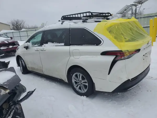 5TDESKFC4MS028996 2021 TOYOTA SIENNA - Image 2
