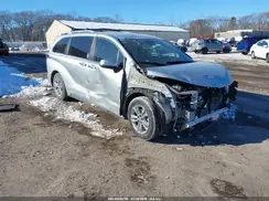 5TDESKFC4NS058405 2022 TOYOTA SIENNA
