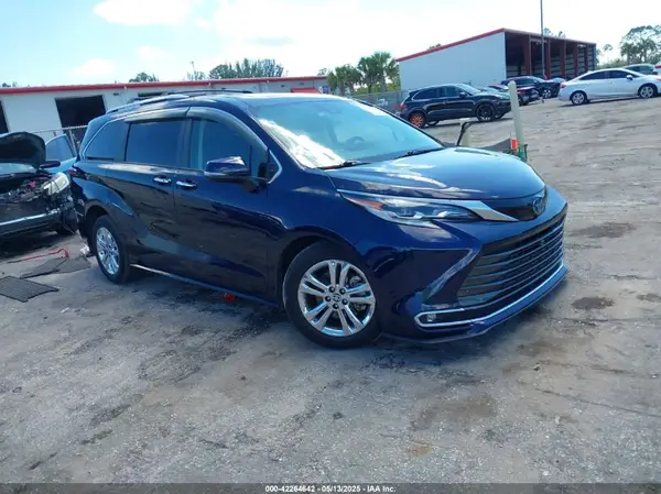 5TDESKFC4NS072028 2022 TOYOTA SIENNA - Image 1