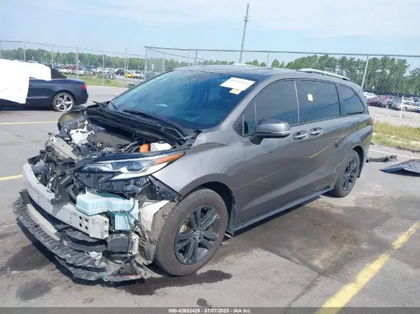 5TDESKFC4PS079242 2023 TOYOTA SIENNA - Image 2