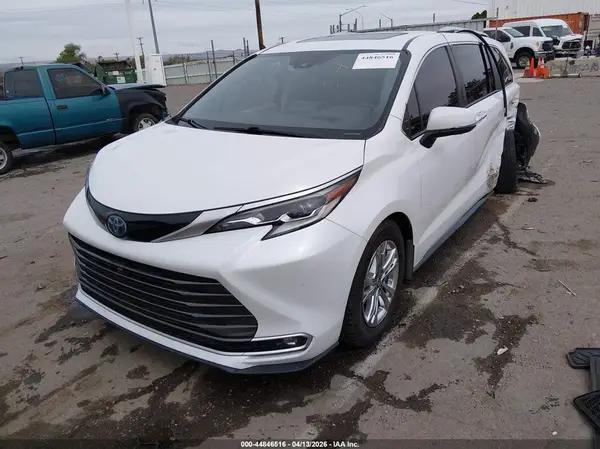 5TDESKFC4PS093285 2023 TOYOTA SIENNA - Image 2